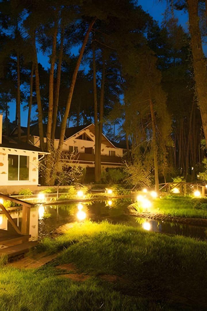 Éclairage extérieur installé par un électricien qualifié Île-de-France